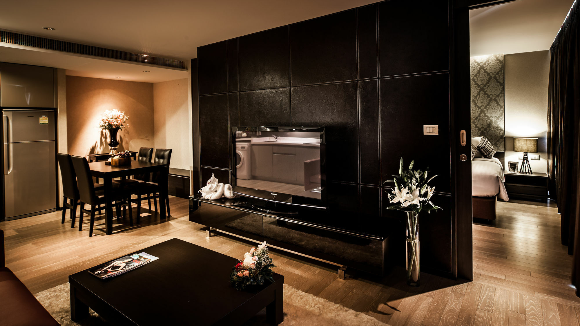 Arcadia Residence Ploenchit By Compass Hospitality Bangkok Exterior photo